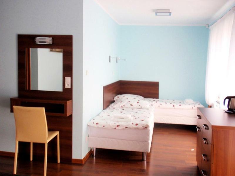 Azzurro Hotel Łukęcin Buitenkant foto
